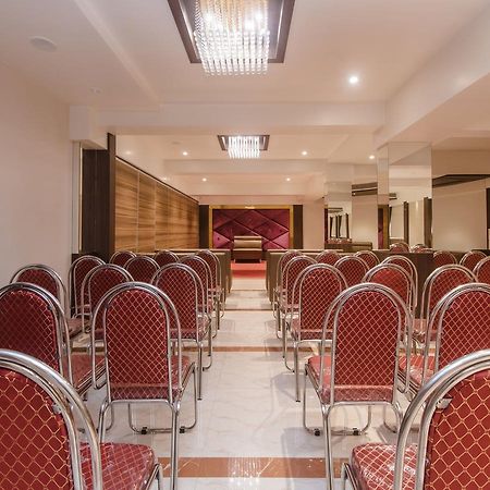 נאווי מומבאי Oyo 13089 Hotel Gold Crest מראה חיצוני תמונה
