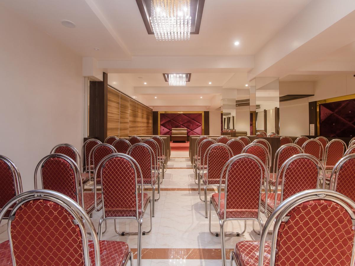 נאווי מומבאי Oyo 13089 Hotel Gold Crest מראה חיצוני תמונה