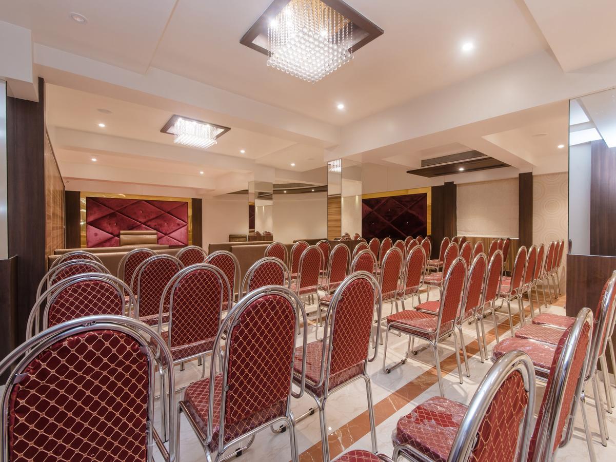 נאווי מומבאי Oyo 13089 Hotel Gold Crest מראה חיצוני תמונה