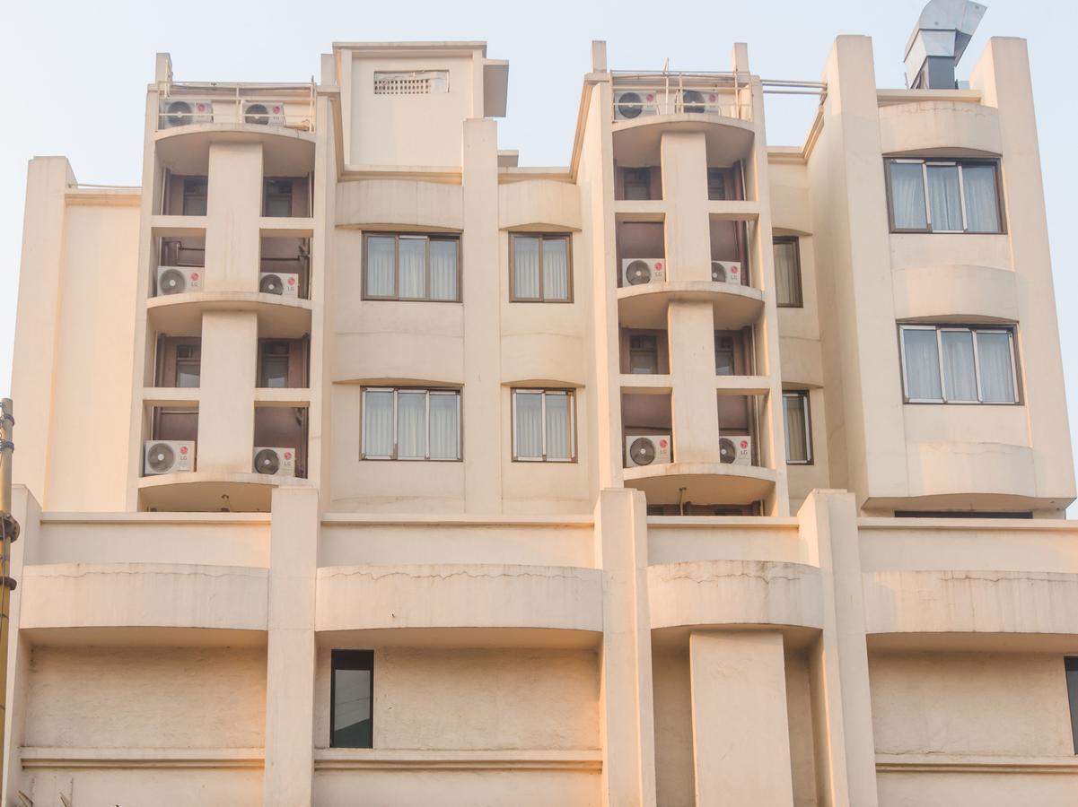 נאווי מומבאי Oyo 13089 Hotel Gold Crest מראה חיצוני תמונה